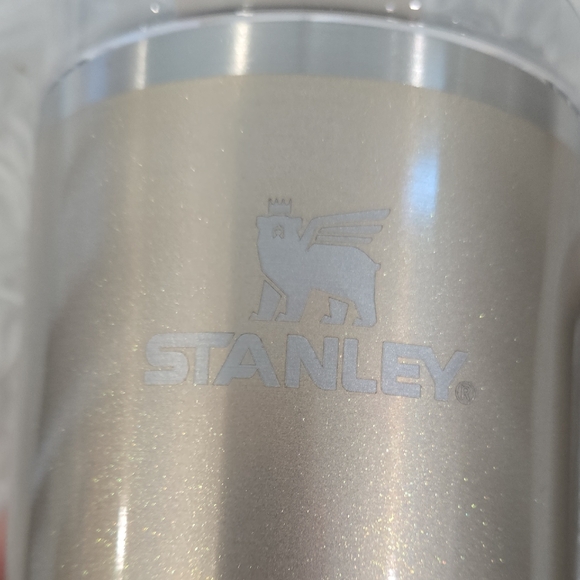 Stanley x e.l.f.‎ Quencher H2.0 Flowstate Tumbler 40oz Limited Edition Gold NEW - Picture 4 of 7
